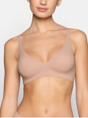NWT Skims Naked Plunge Bra in Sand - Sz XL 💚🎀